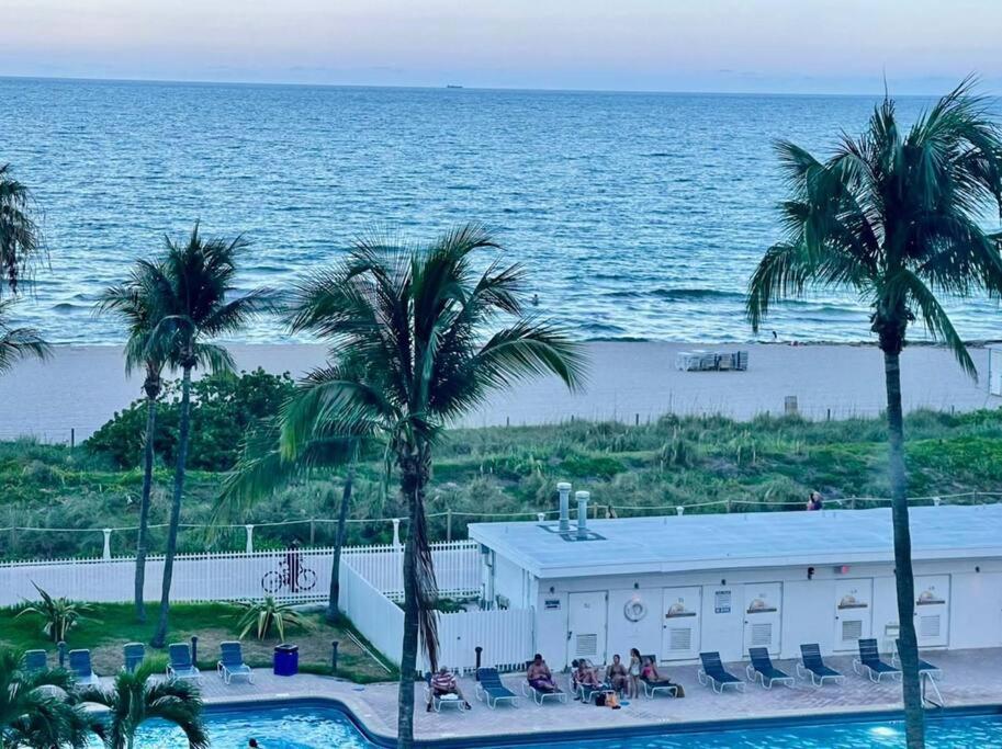 Chic Ocean Front Studio! Miami Beach Exterior foto