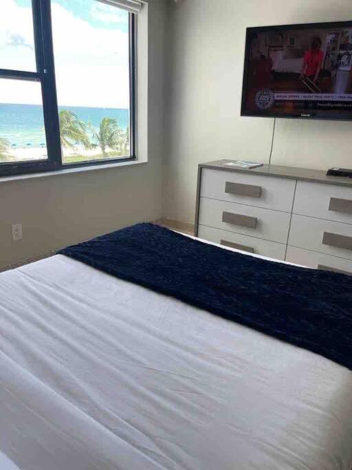 Chic Ocean Front Studio! Miami Beach Exterior foto